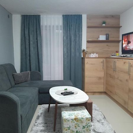 Apartmani Bet Gradacac 1 Maj Broj 24 Buitenkant foto