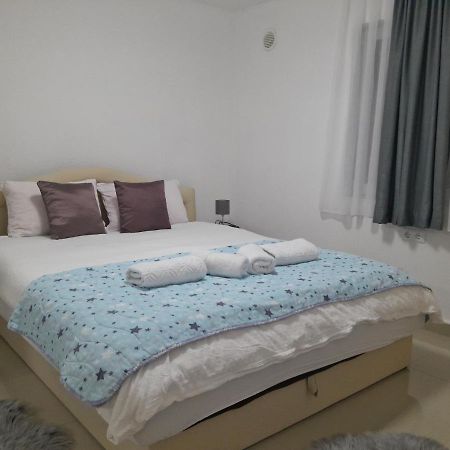 Apartmani Bet Gradacac 1 Maj Broj 24 Buitenkant foto