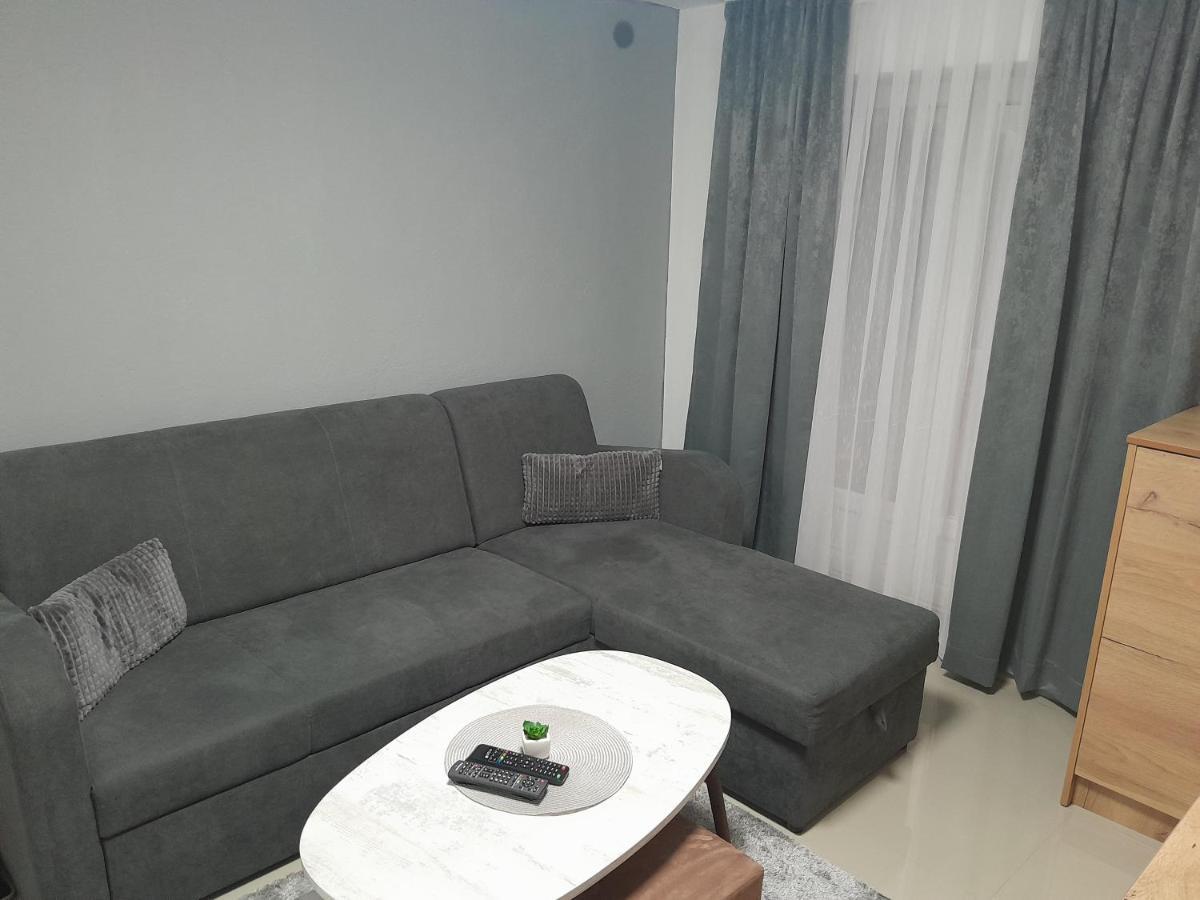 Apartmani Bet Gradacac 1 Maj Broj 24 Buitenkant foto