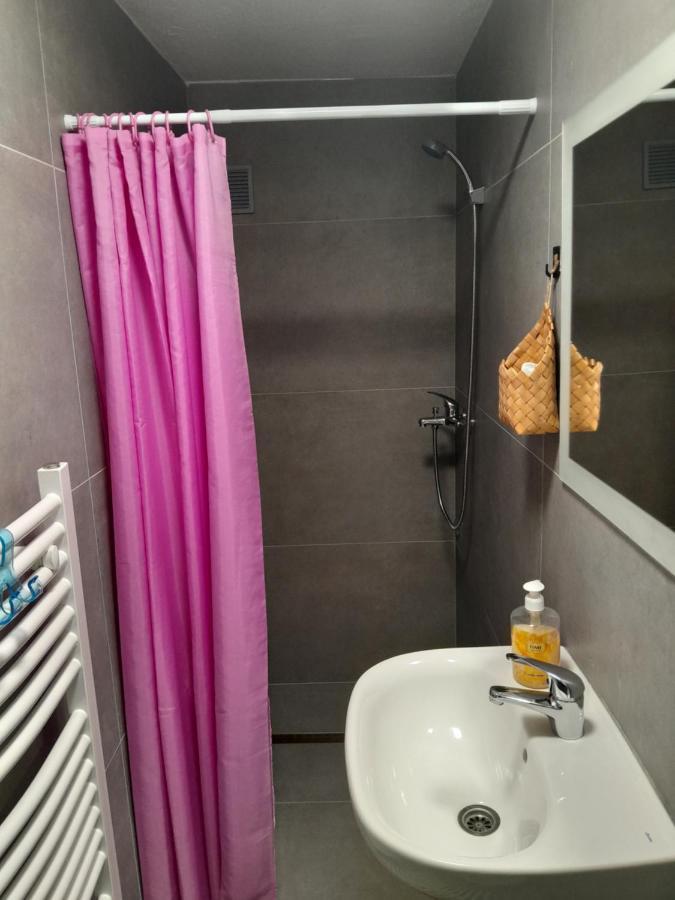 Apartmani Bet Gradacac 1 Maj Broj 24 Buitenkant foto