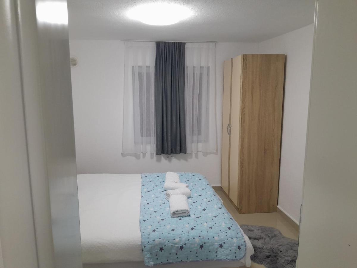 Apartmani Bet Gradacac 1 Maj Broj 24 Buitenkant foto