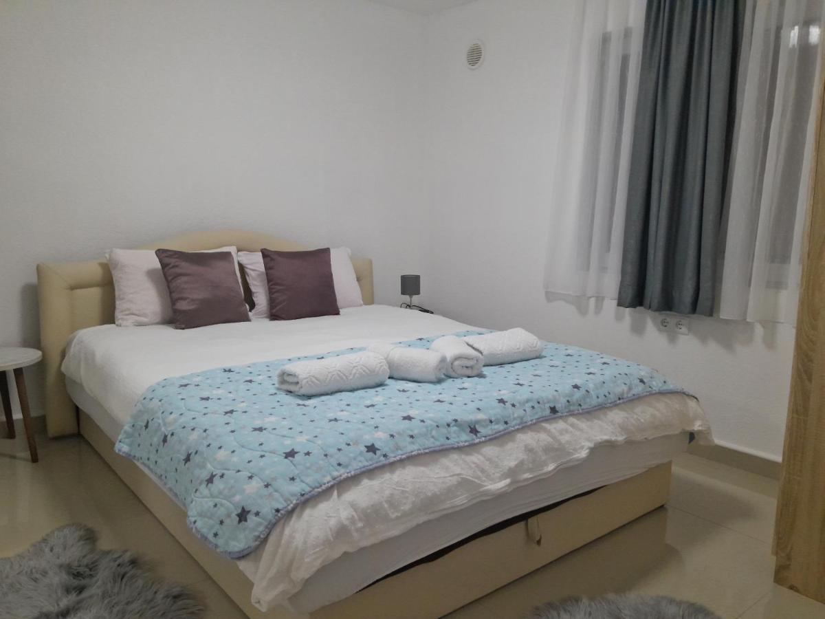 Apartmani Bet Gradacac 1 Maj Broj 24 Buitenkant foto